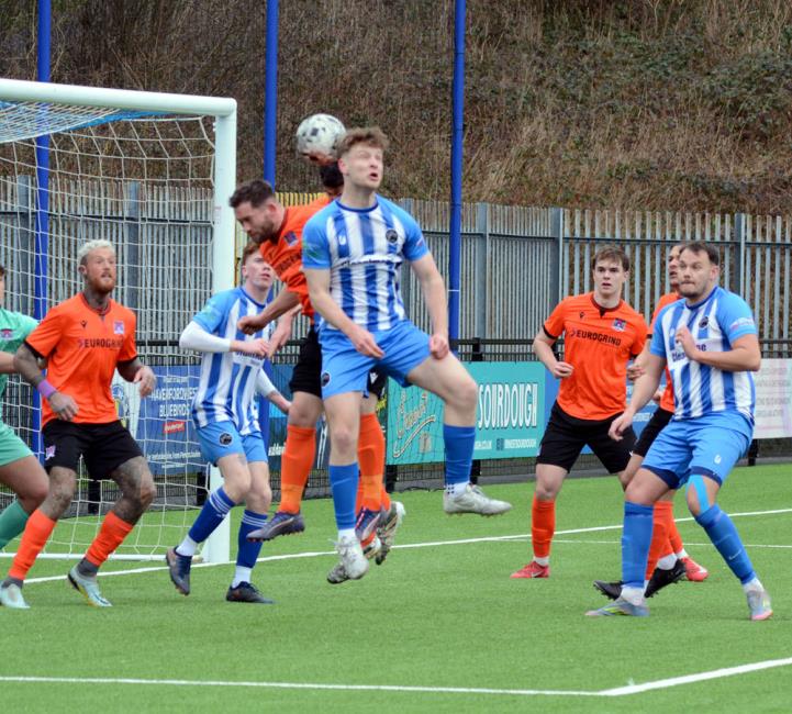 Tish and Llandarcy contest a corner